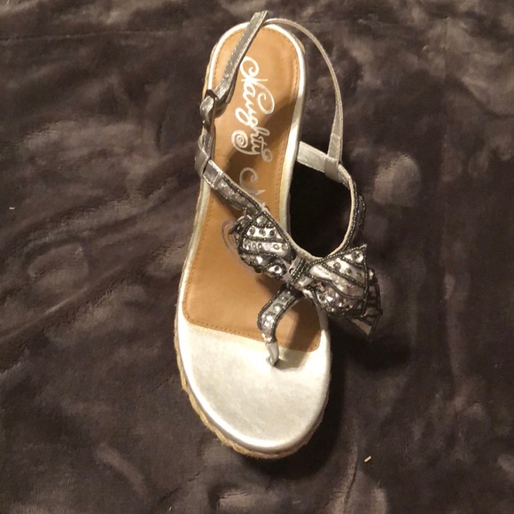 Naughty monkey - Picture 2 of 4